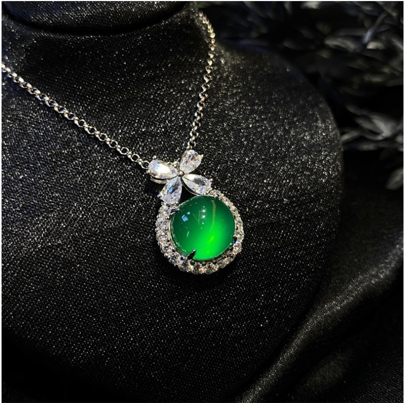 Chalcedony with 925 silver pendant