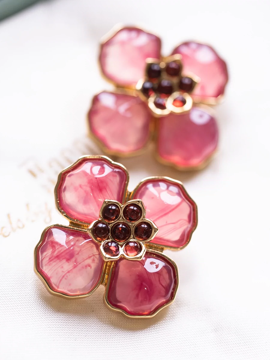 Flower Fairy Earrings Jelly glass four-leaf clover petal earrings Delicate earrings