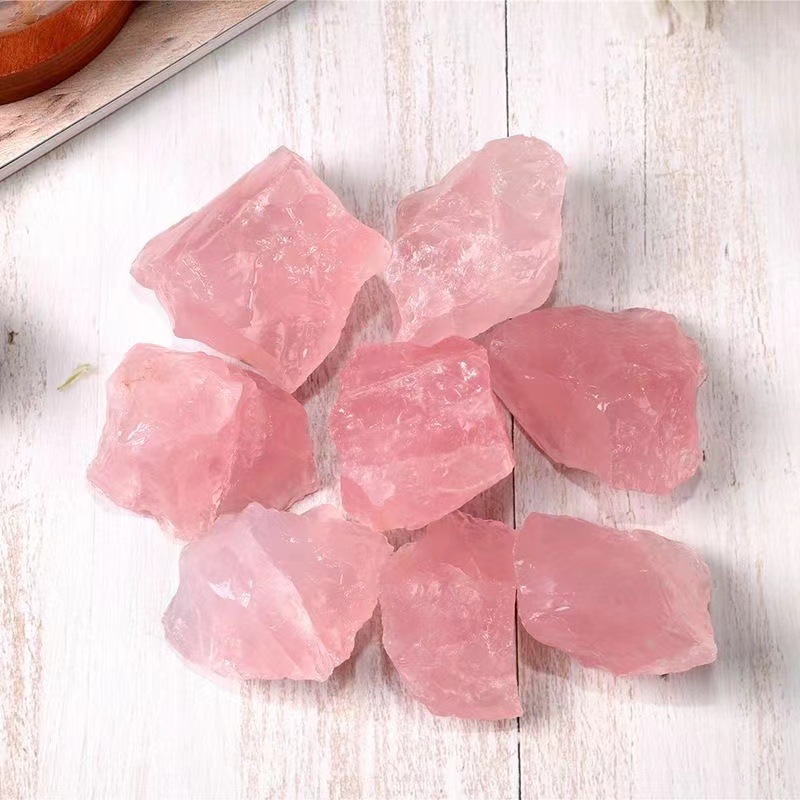 Natural pink quartz rough diffusion demagnetization stone purification fish tank flower pot popular science specimen original home indoor ornaments