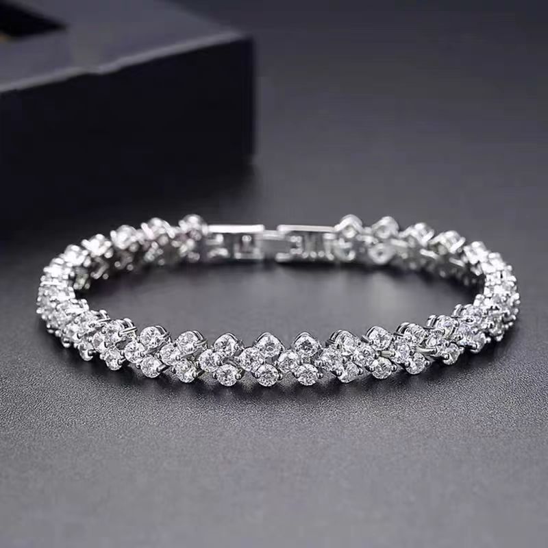 S925 sterling silver 18K white gold beautiful diamond moissanite star bracelet female luxury bracelet jewelry gift