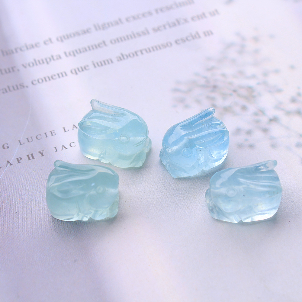 Natural Aquamarine, pink rabbit Aquamarine DIY small accessories crystal accessories