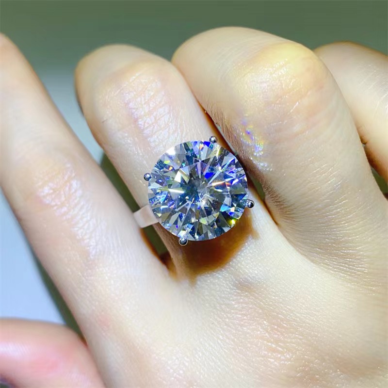 10 carat stylish high class elegant moissanite ring