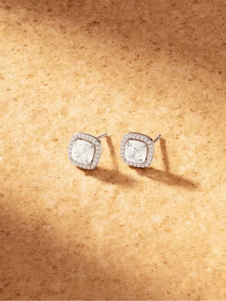 Square zircon stud earrings, silver temperament, feminine delicate, fashionable, personality, simple earrings
