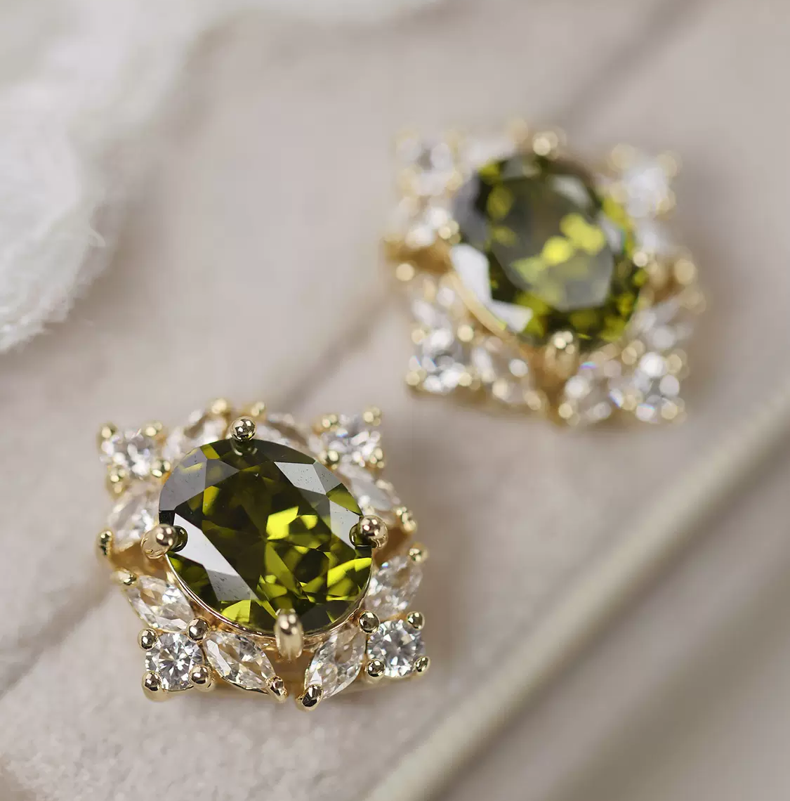 French vintage moss green zirconium diamond Sparkly premium exquisite earrings