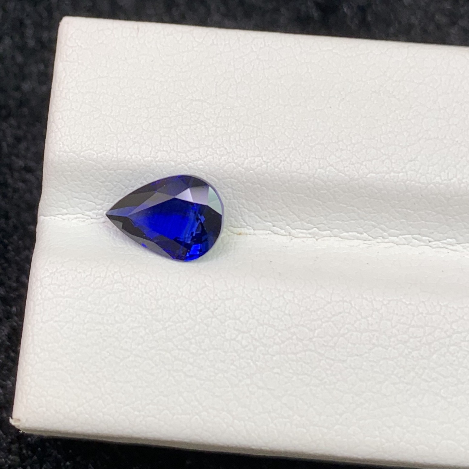 Sri Lankan Natural Sapphire Drop Shape 1.71ct Clarity Clean Royal Blue