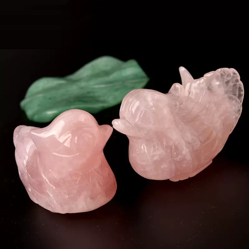 Pink crystal Yuenyeung decoration a pair of bird hibiscus stone pink crystal original stone mine living room bridal bedroom jewelry