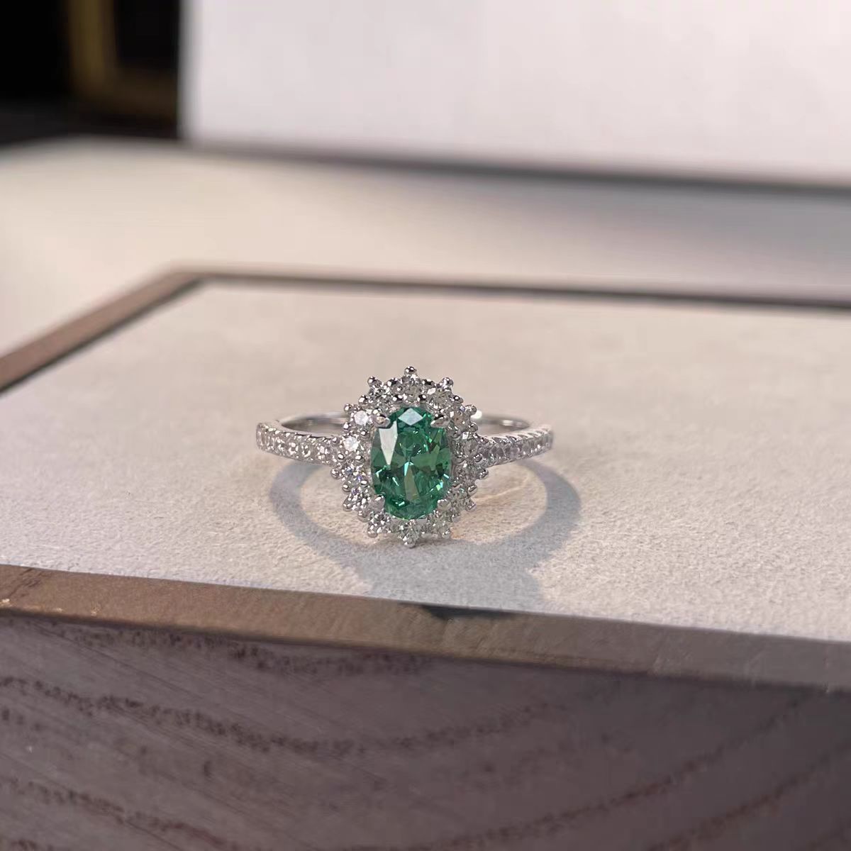 One-carat green ring S925 sterling silver lab-grown high carbon diamond set with high jewelry
