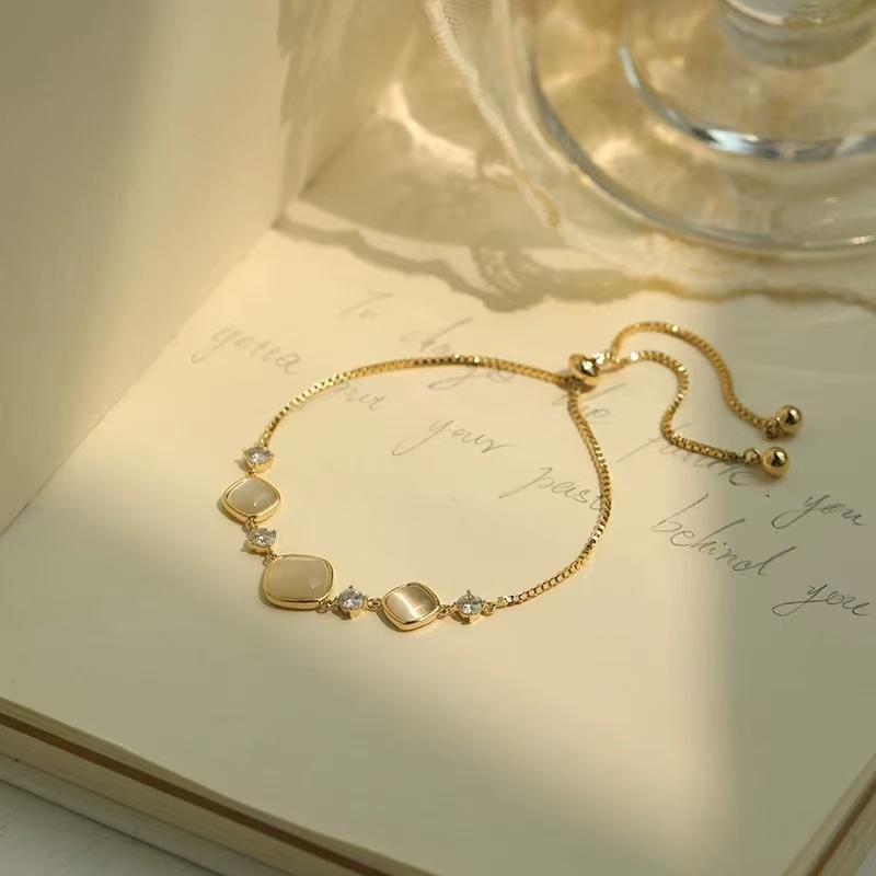 Opal bracelet women's light luxury niche design exquisite pull-out girl hand jewelry for girlfriend gifts girlfriends