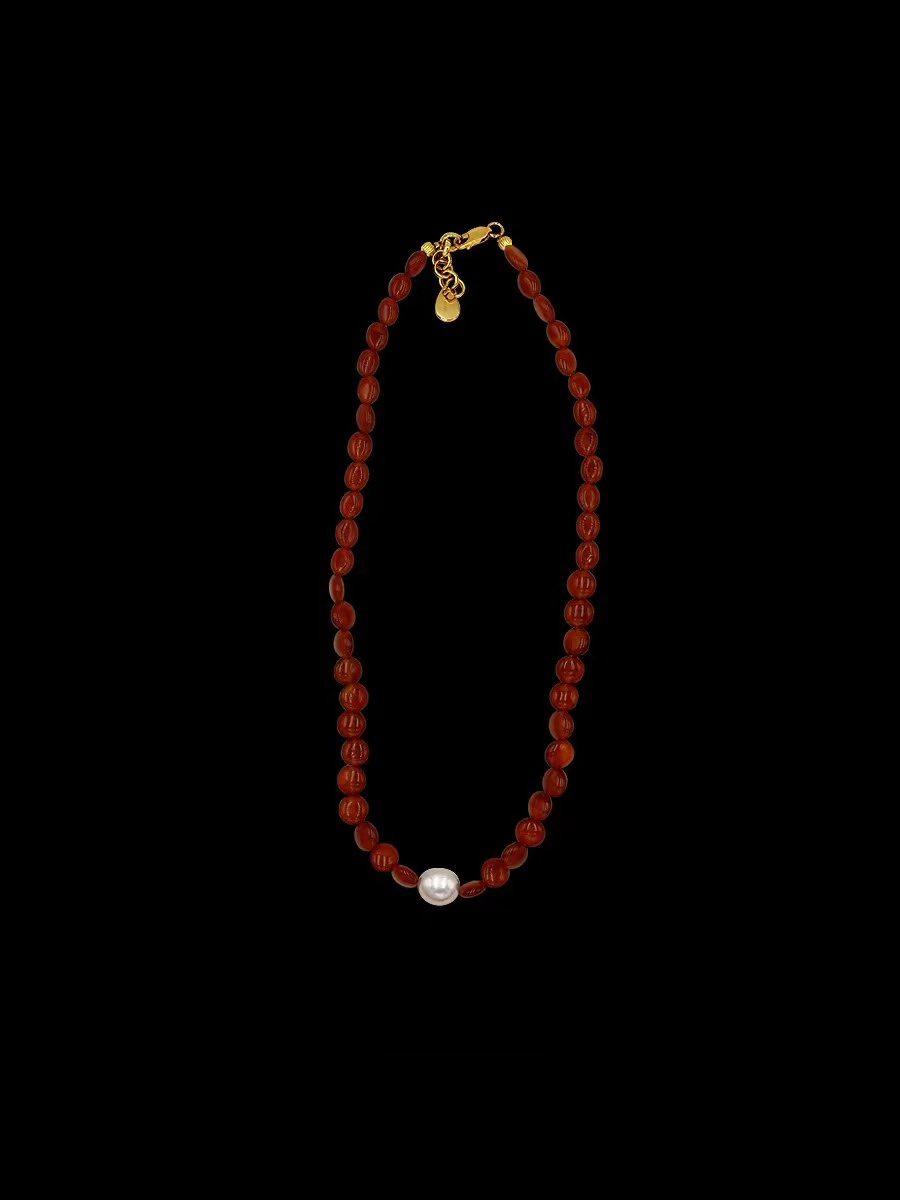 European and American medieval high-grade age sense red agate baroque pearl clavicle chain