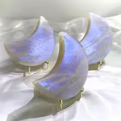 Natural blue moonlight moonstone moon decoration blue effect good shape good-looking crystal moon decoration send bracket