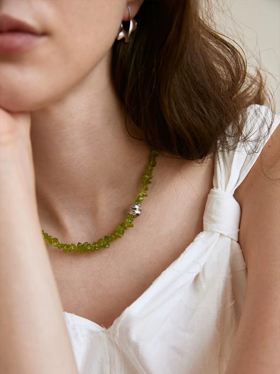 Skirt necklace women's summer new irregular peridot delicate